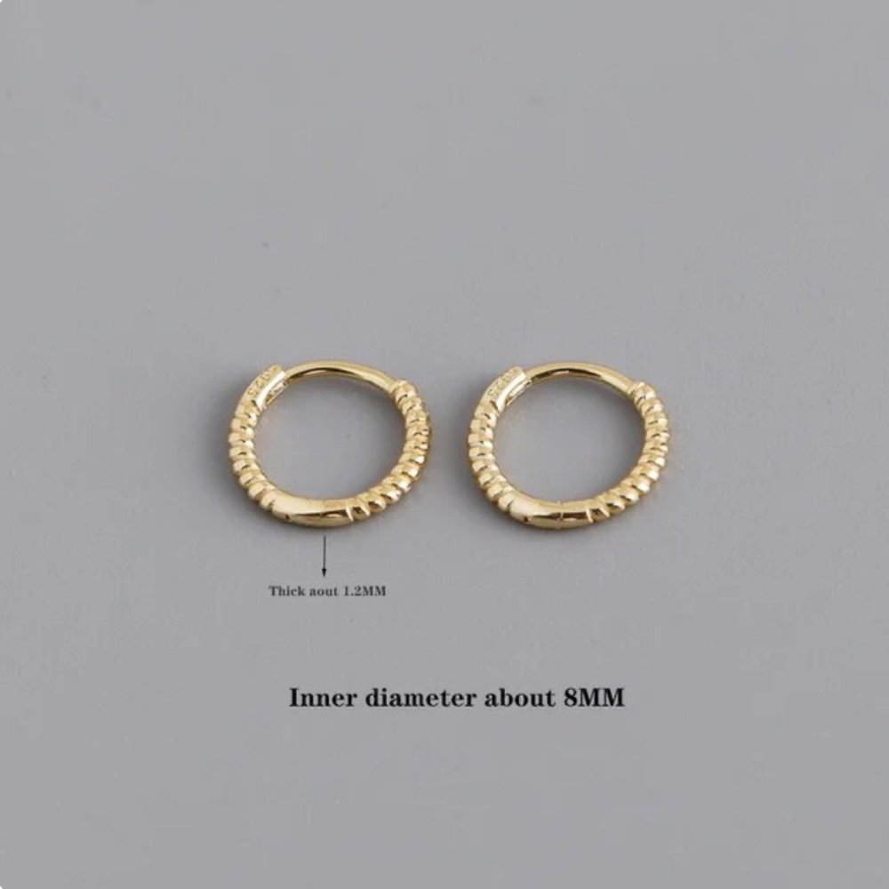 925 Sterling Silver Fashion Piercing Charm Twist Huggies Hoop Earrings for Women